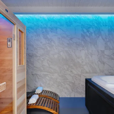 Agio Comfy Place Hotell 4*