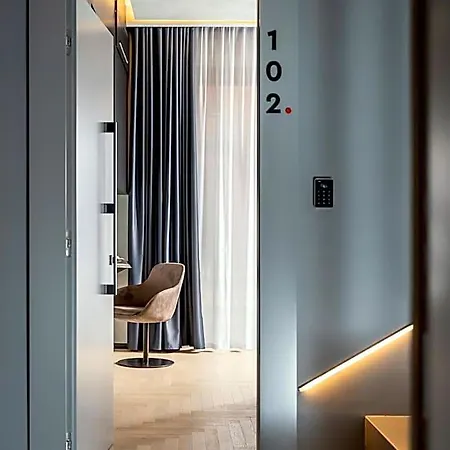 Agio Comfy Place Отель Чивитанова-Марке